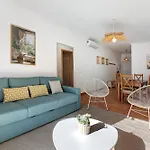 1e Esteva Appartement *