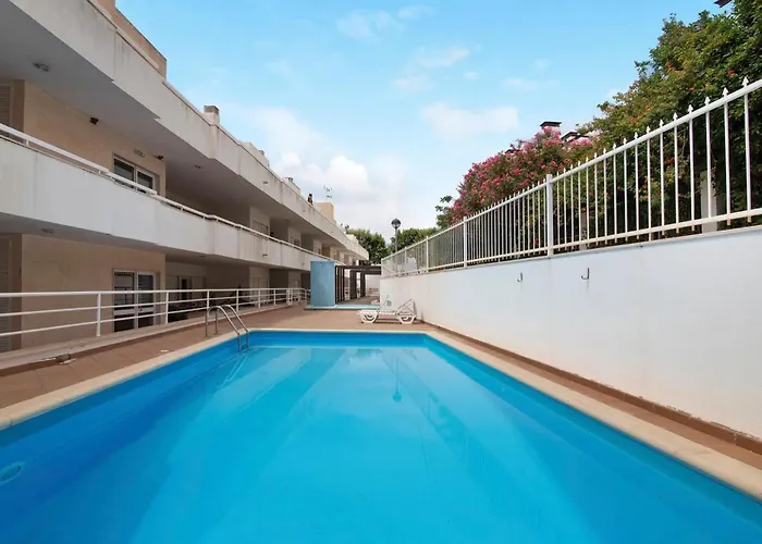 1e Esteva Apartment *